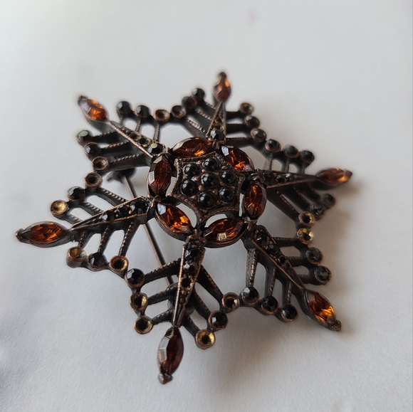 Vintage Amber Snowflake Brooch - Picture 3 of 10